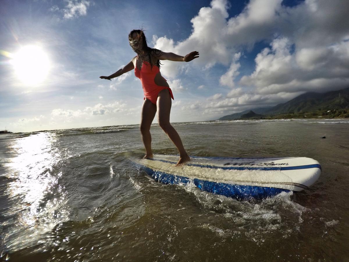 Imanuel Surfing B&B Хенгчун Экстерьер фото