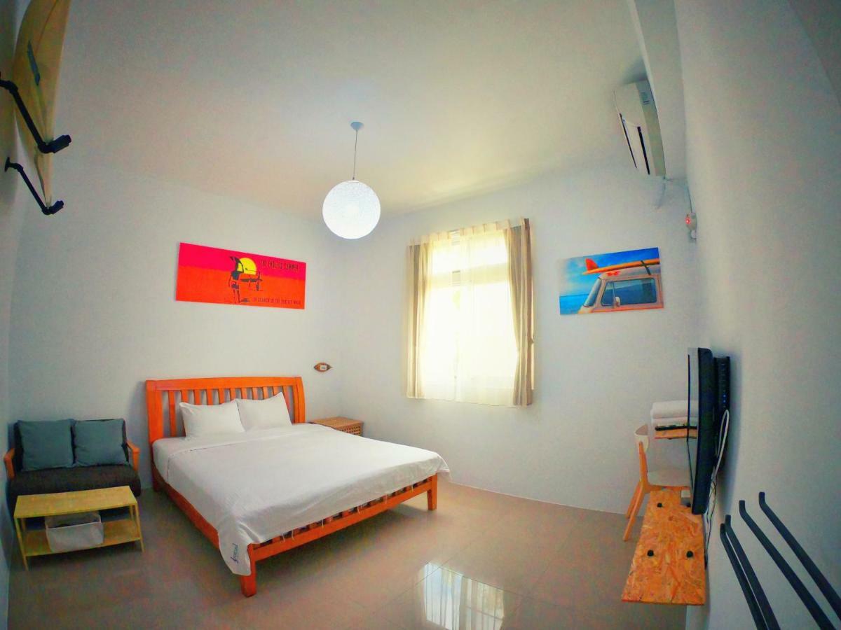 Imanuel Surfing B&B Хенгчун Экстерьер фото